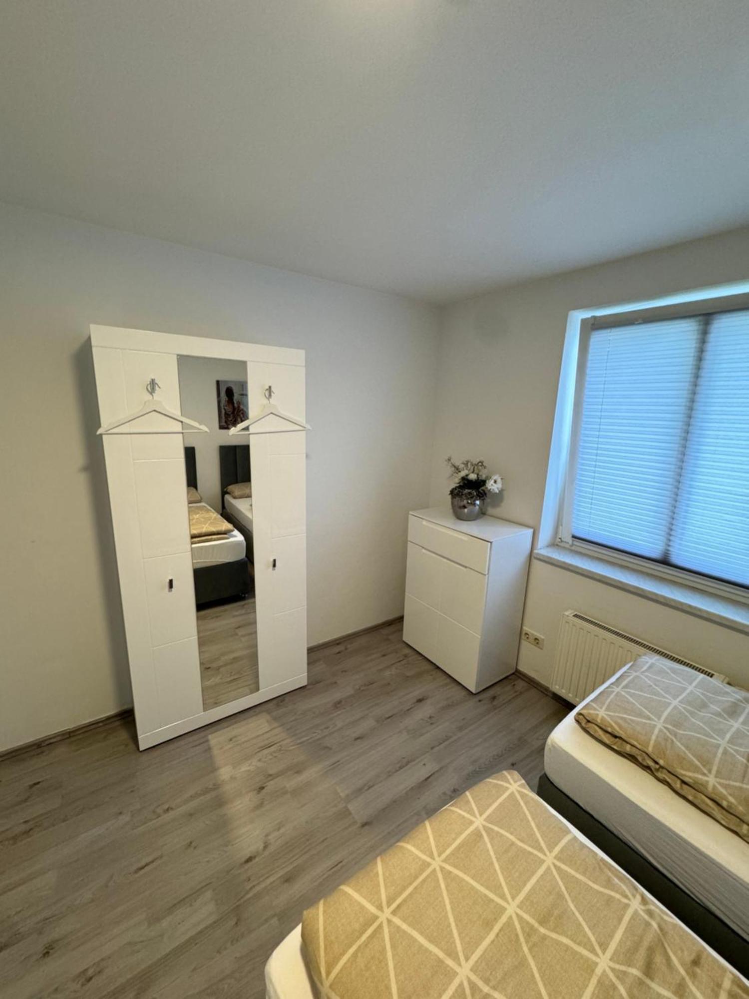 Alex Apartments 3 Solingen Esterno foto